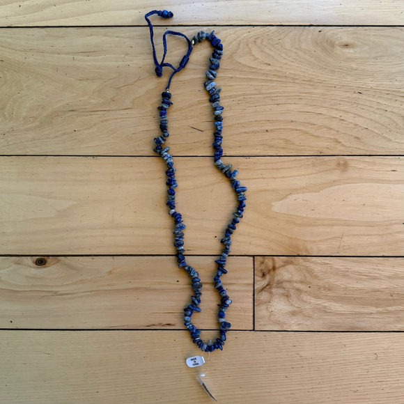 Free People Single strand Beaded Necklace NWT Navy - Picture 4 of 6